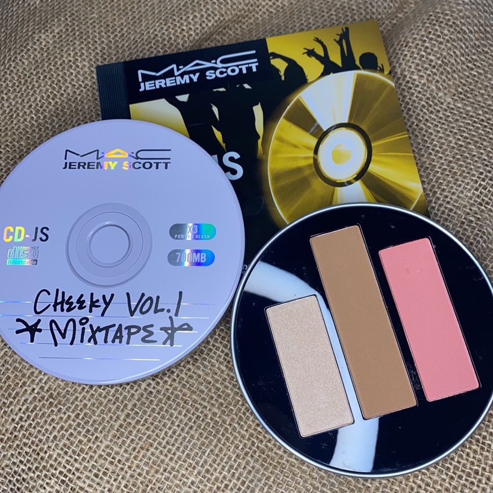 Cheek pallet